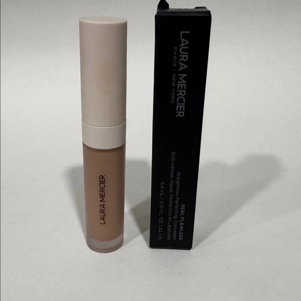 Laura Mercier Real Flawless Weightless Perfecting Concealer